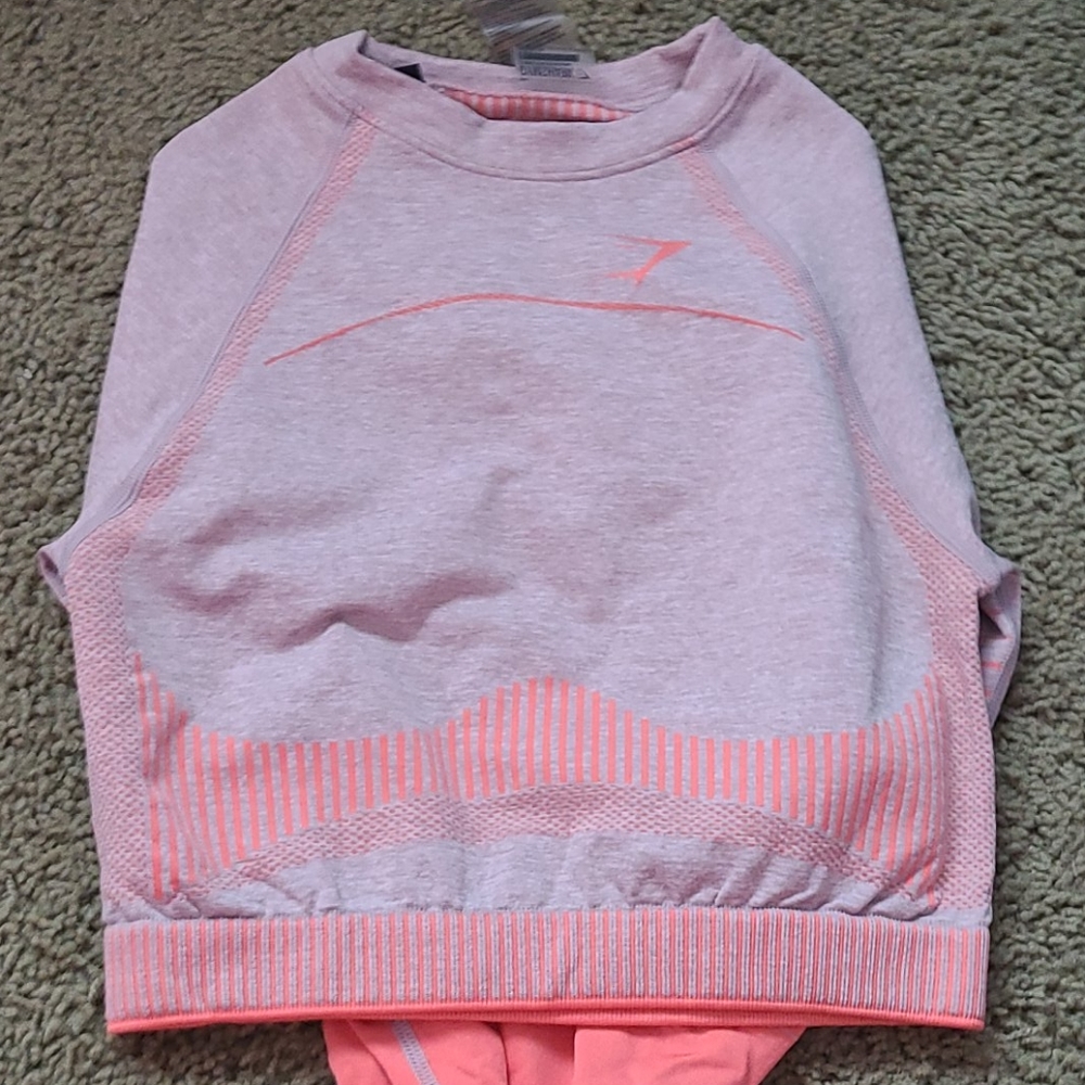 Gymshark amplify crop top